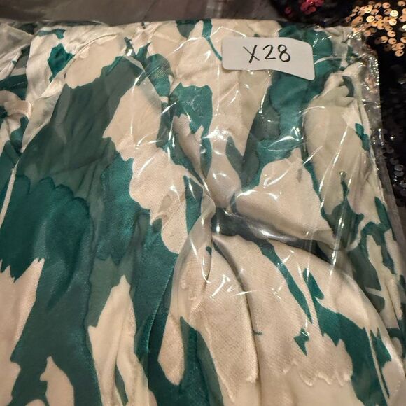 NWOT ASTR the label Florecita Dress in Green Cream Burnout-X28 - Picture 8 of 8